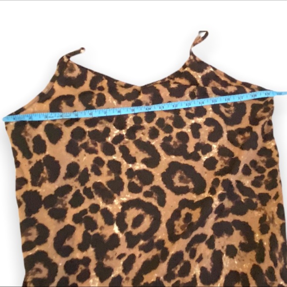 V-Neck Leopard Print Blouse 🐆 - Picture 6 of 6